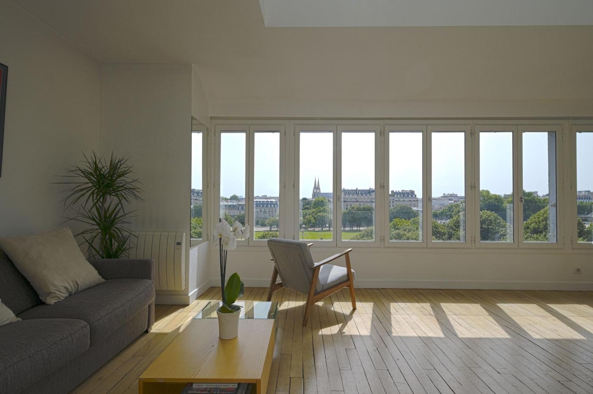 Bright Penthouse With Panoramic Views Invalides Apartment