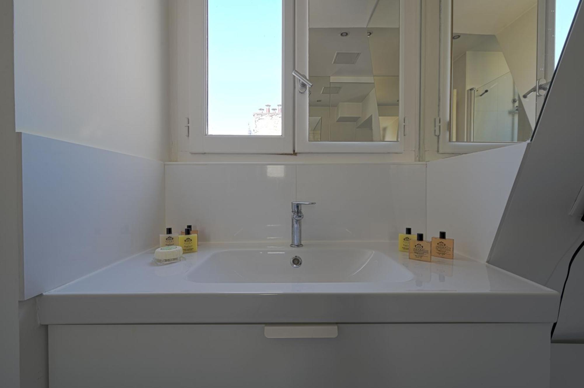 Bright Penthouse With Panoramic Views Invalides Apartment *